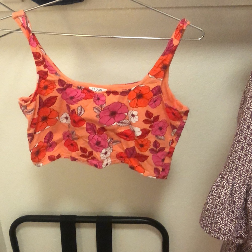 Crop top - Picture 2 of 2